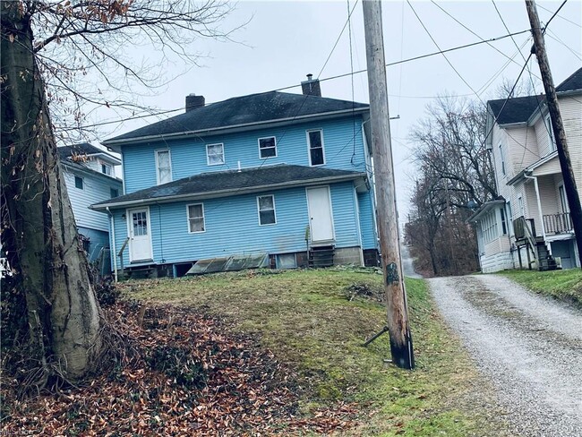 Building Photo - 723 Beatty Ave