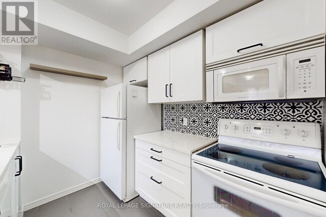 Building Photo - 21 Pirandello St