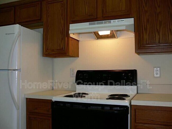 Building Photo - 4909 Las Lomas Dr