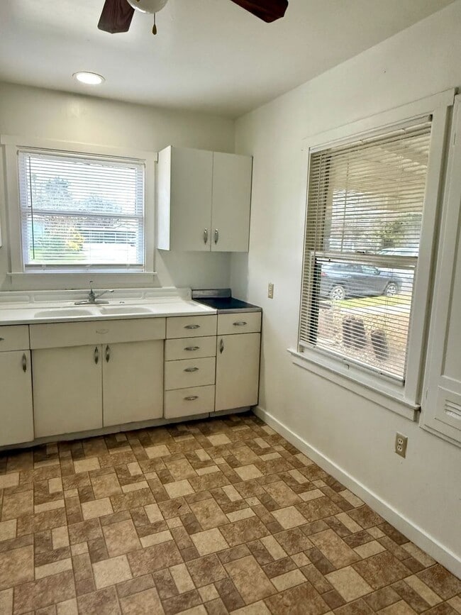 Building Photo - Coming Soon!