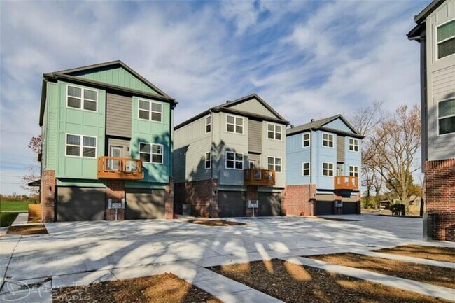 Building Photo - 1739 W Deane St