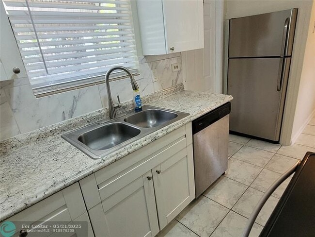 Foto del edificio - 4870 NE 16th Ave