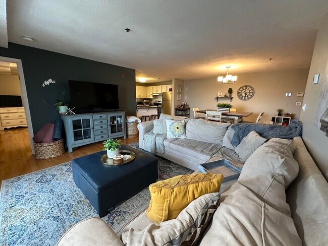 Building Photo - 39 Parlin St