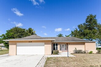 Building Photo - 2228 Treehaven Cir