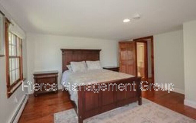 Foto del edificio - 32 Morse Cir