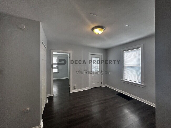 Foto del edificio - 7026 Bancroft Ave