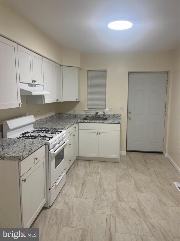 Foto del edificio - 727 Berkley St