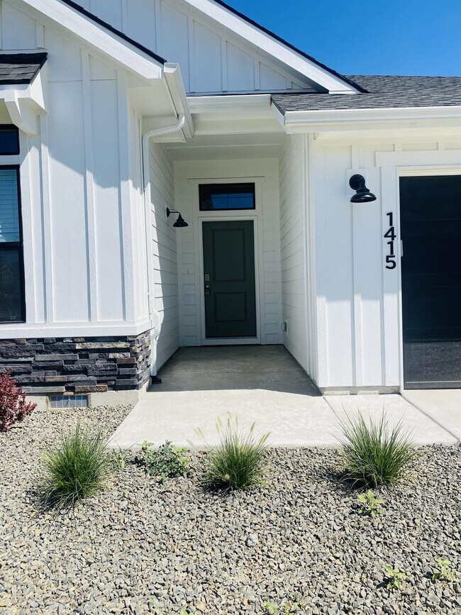 Building Photo - 1415 Carrol Town Wy