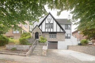 Building Photo - 28 W Devonia Ave