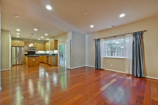Foto del edificio - 814 Cherry Orchard Pl
