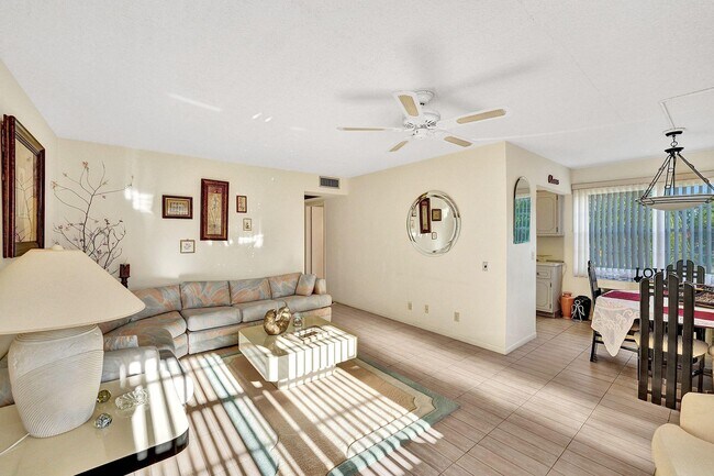 Building Photo - 406 Fanshaw J