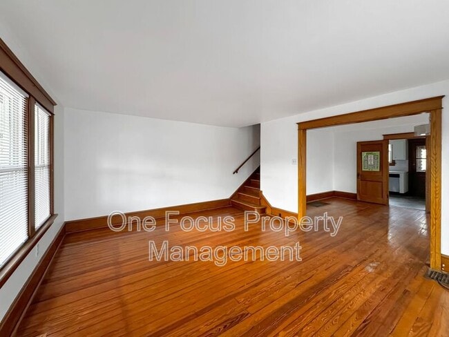 Foto del edificio - 1012 Louisa St