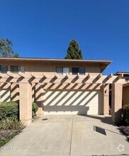 Building Photo - 835 Sandberg Ln