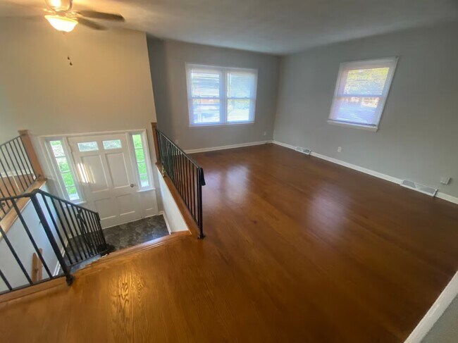 Foto del edificio - 1411 McDonald Ave