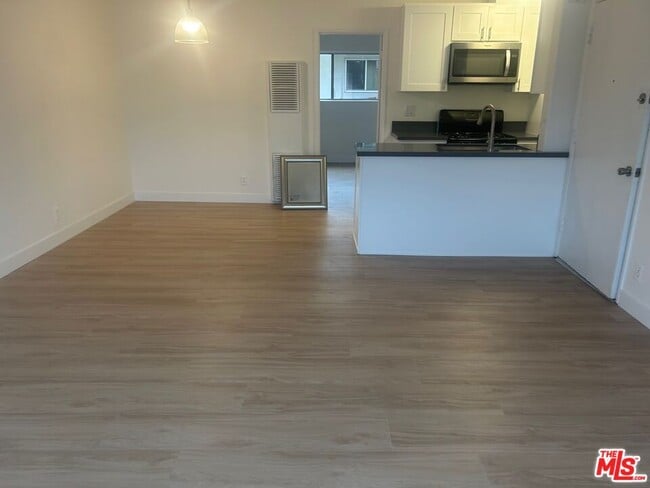 Foto del edificio - 3603 Mentone Ave