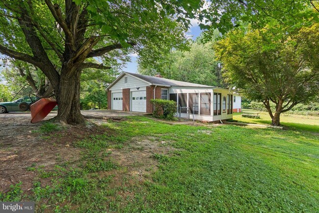 Building Photo - 8755 Trinity Ln