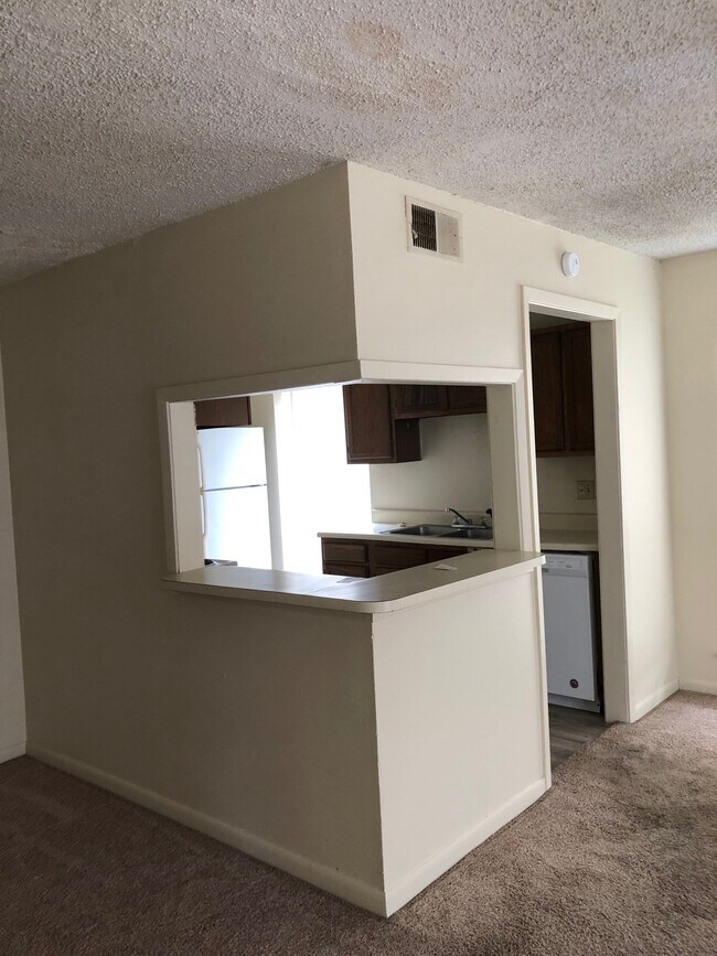 Foto del edificio - 4623 Alvin Dark Ave