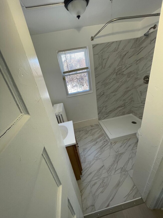 Foto del edificio - 321 E Price St