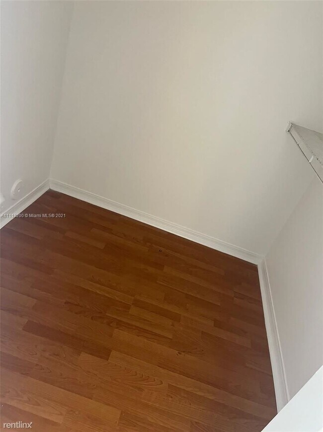 Foto del edificio - 1 br, 1 bath Condo - 9640 NW 2nd St