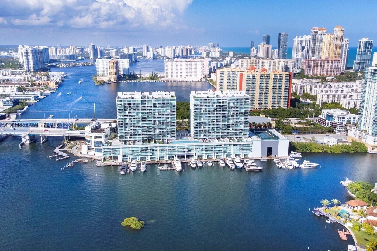 Foto principal - 400 Sunny Isles Blvd