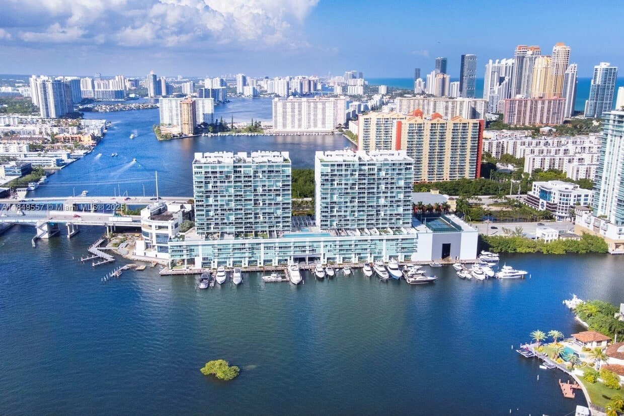 Primary Photo - 400 Sunny Isles Blvd
