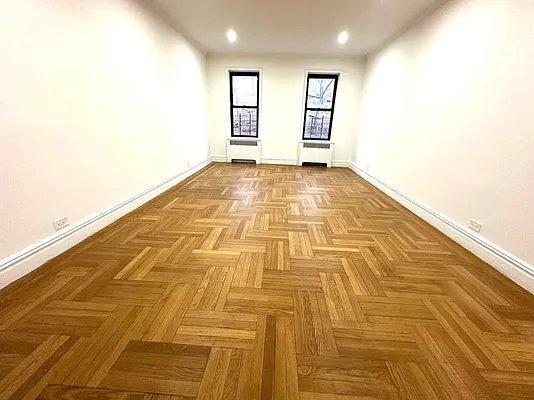 Building Photo - 3 bedroom in Bronx NY 10468