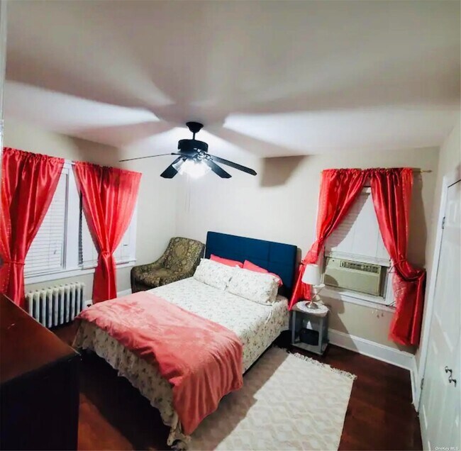 Foto del edificio - 241-28 87th Ave