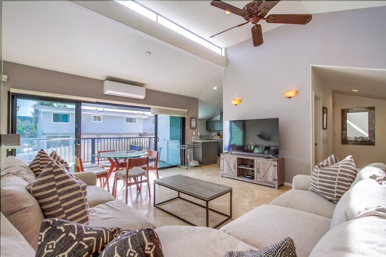 Solana Beach Condo, Yearly lease, unfurnis... House Rental in Solana