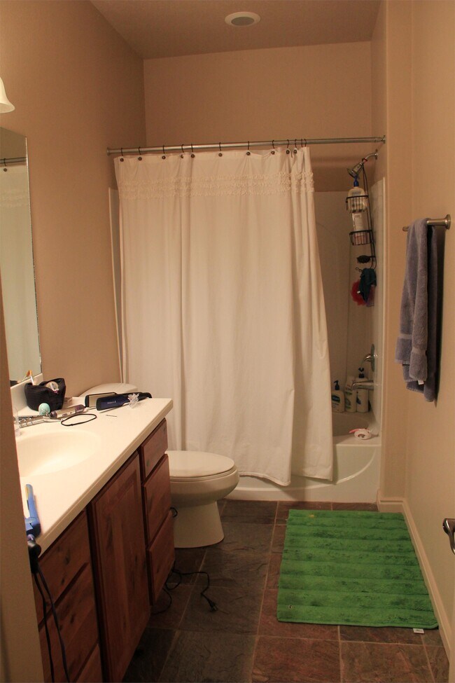 Foto del edificio - 1015 Canyon Meadow Dr