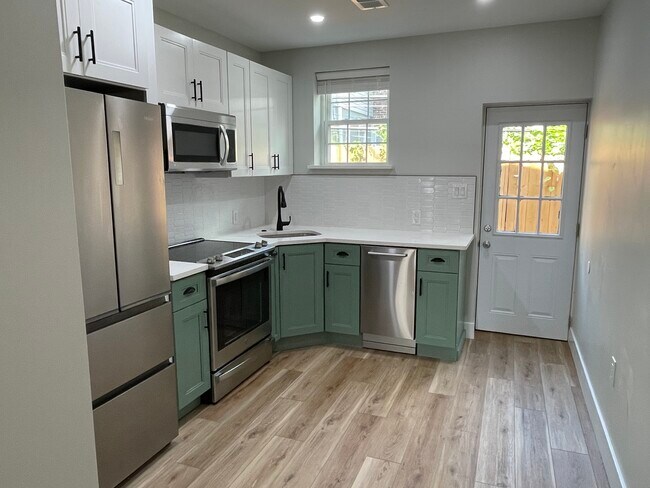 Foto del edificio - 2129 E Cambria St