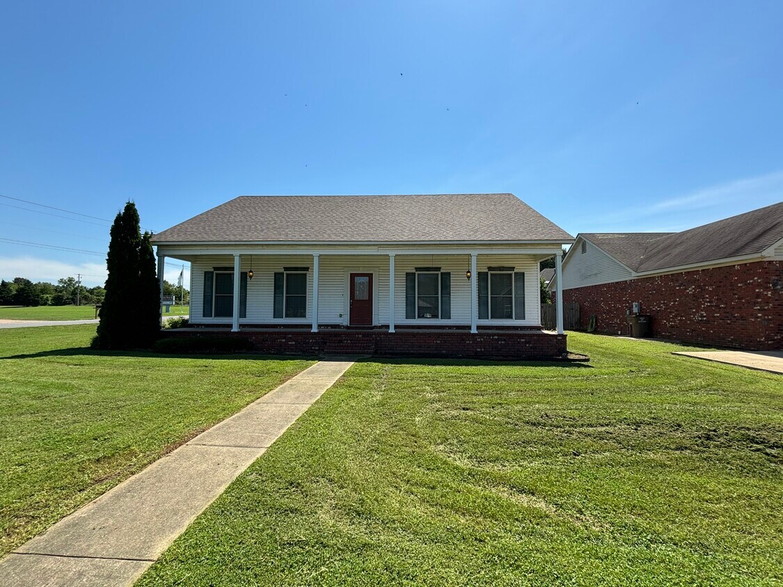 Primary Photo - 100 Shawnee St