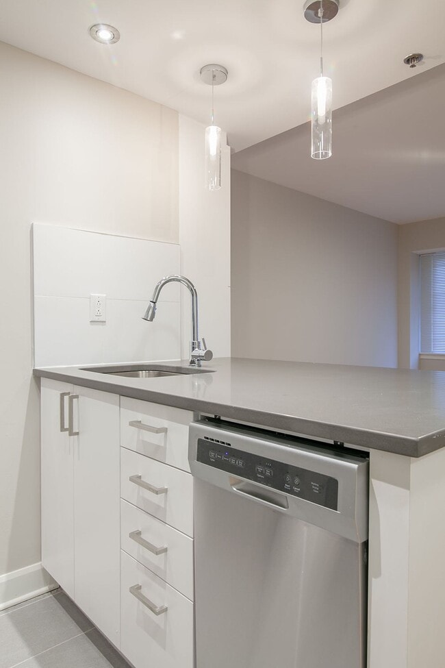 Building Photo - 3455 Rue Aylmer