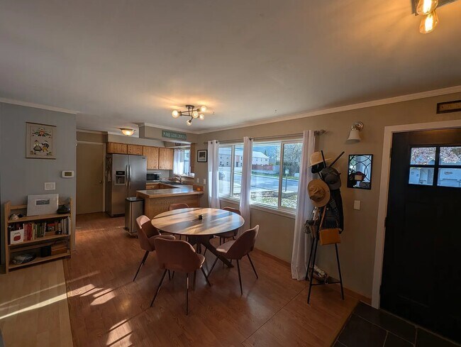 Foto del edificio - 1011 Wedgewood Ave