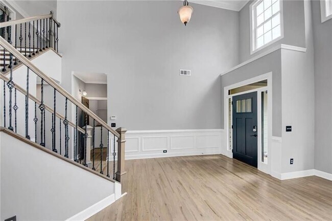 Building Photo - 3355 E Gate Dr
