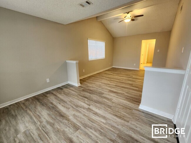 Foto del edificio - 6611 Glenray Dr