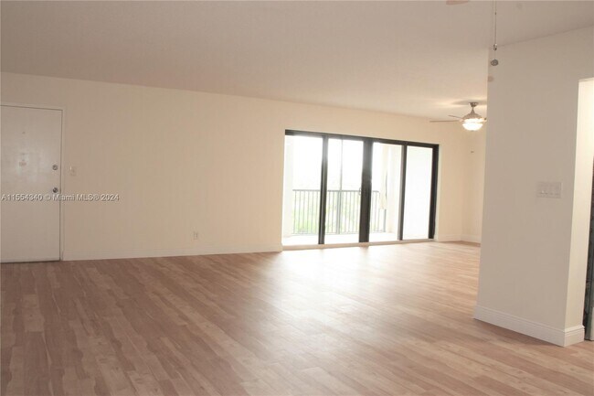 Foto del edificio - 520 Orton Ave