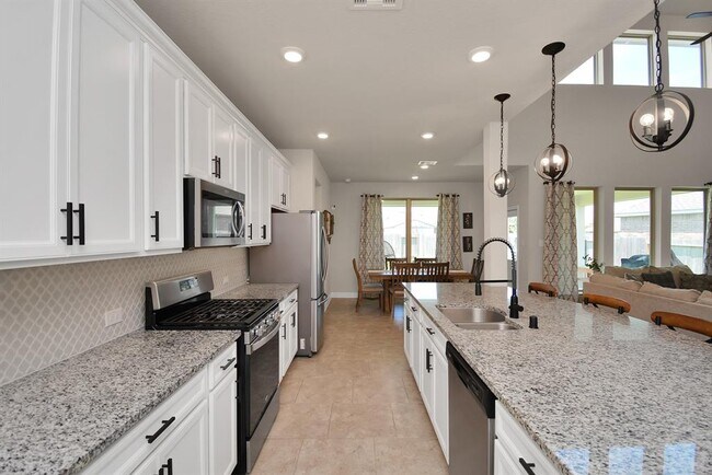 Foto del edificio - 7215 Water Glen Ln
