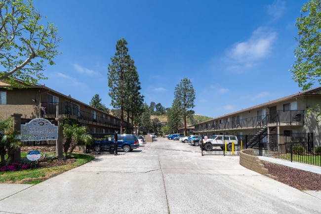 Foto del edificio - 9662 Marilla Dr