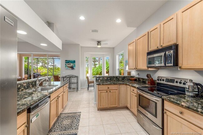 Foto del edificio - 4420 NW Royal Oak Dr