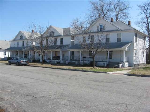 Primary Photo - 1201-1207 E English St