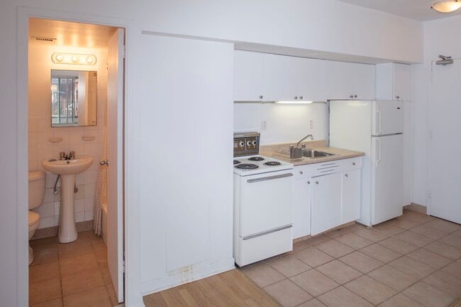 Building Photo - 3455 Rue Aylmer