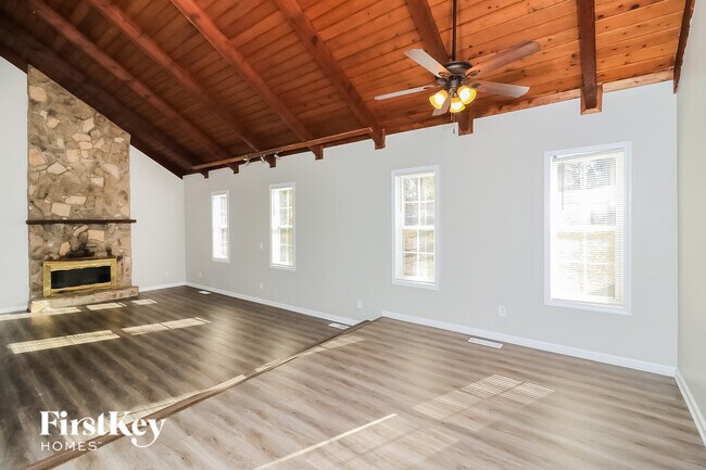 Foto del edificio - 3445 Pebble Hill Dr