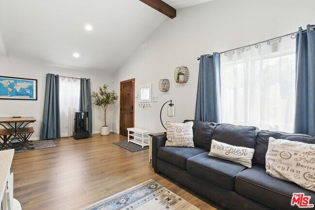 Foto del edificio - 1209 Forest St