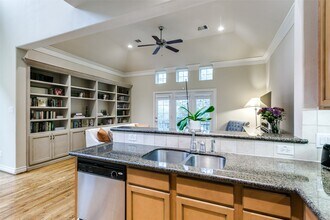 Building Photo - 5742 Kiam St