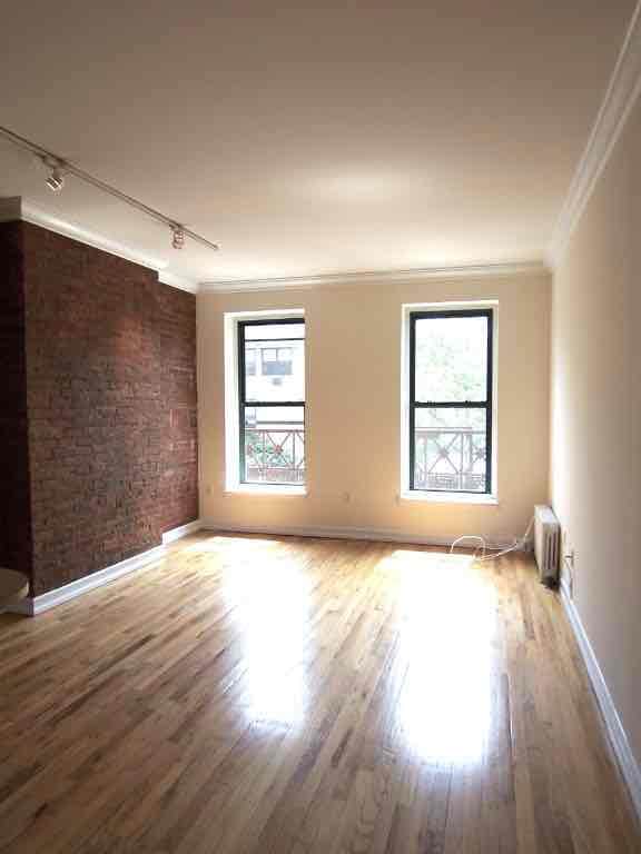 Primary Photo - 800 Amsterdam Ave