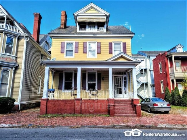 Building Photo - 316 London St