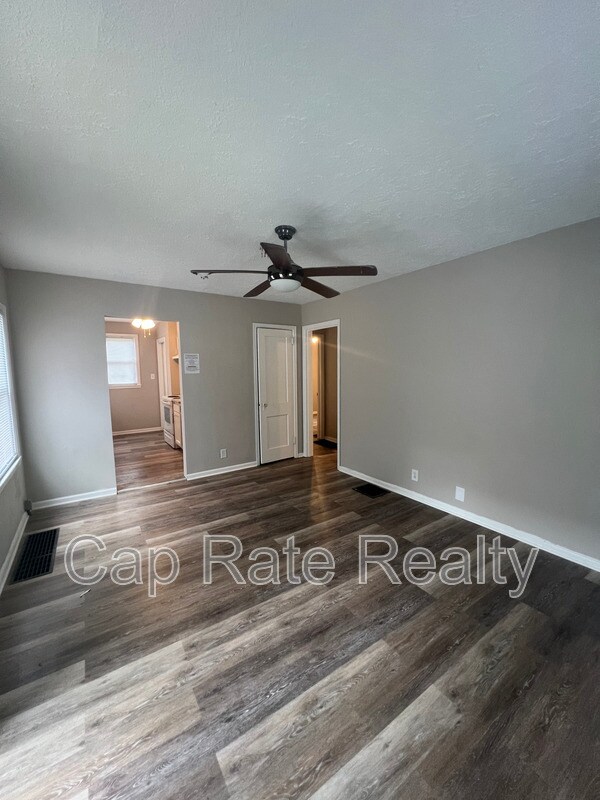 Foto del edificio - 2769 McGuffey Rd