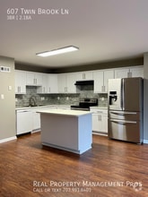 Building Photo - 607 Twin Brook Ln