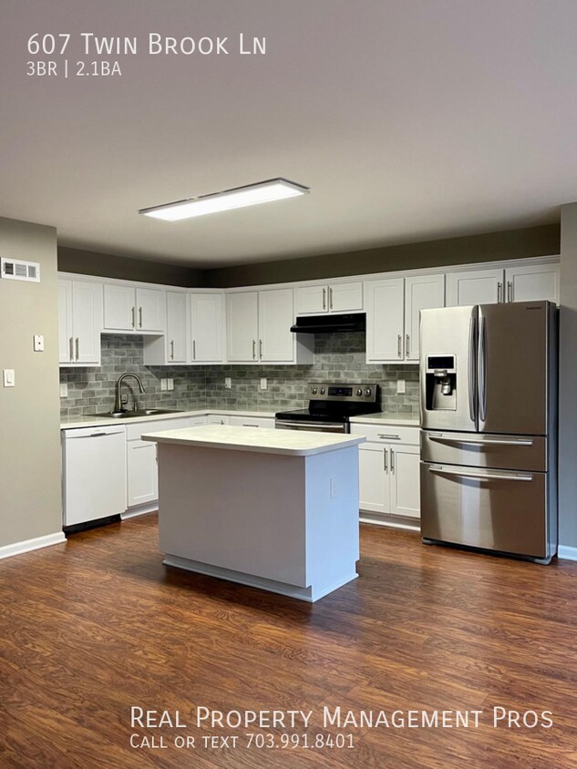 Foto principal - 607 Twin Brook Ln