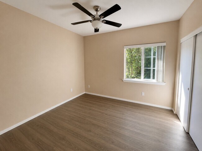 Foto del edificio - 4200 E Commerce Way